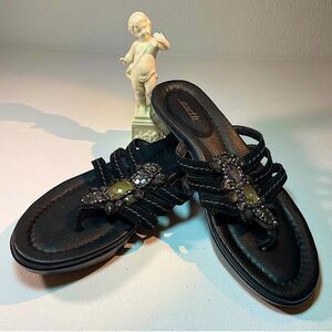 Earth saffron sandal black bling 8.5 NWOT